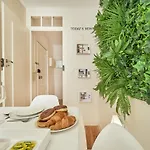 Luxury Bairro Alto 5 Apartment *