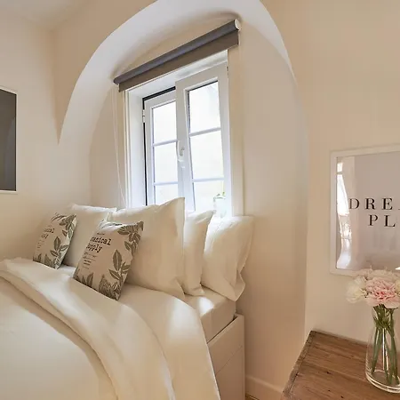 Apartment Luxury Bairro Alto 5 *